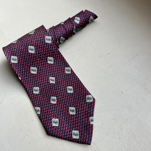 Giorgio Armani Cravatte Red & Black 100% Silk Italian Tie w/ Geometric Accents - Picture 8 of 13